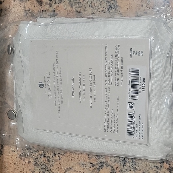 Hotel collection standard pillow sham - Picture 2 of 4